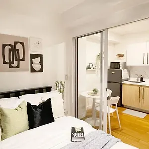 https://the-serene-escape-rockwell-makati-city-view-1br.angeleshotels.net