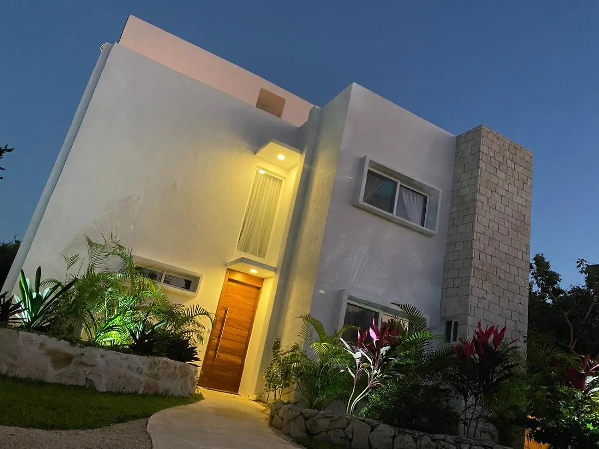 Amazing Villa Inside Tulum Country Club Akumal 0*,